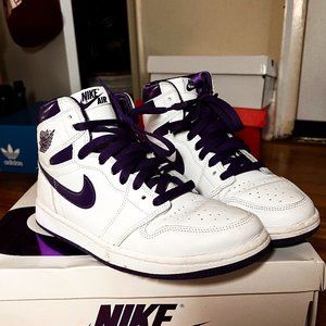 Women's Air Jordan 1 High OG 'Court Purple'.